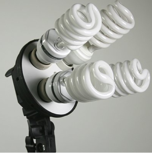 The StudioFX H9004SB2 light bank with 4 bulbs fitted